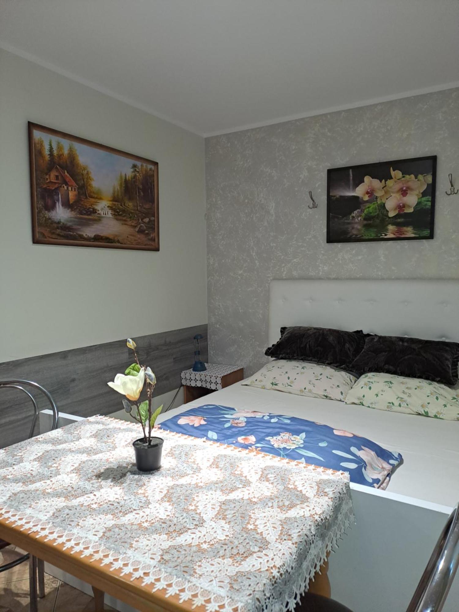 Pokoje Goscinne Zaglobianka Przemyśl Buitenkant foto