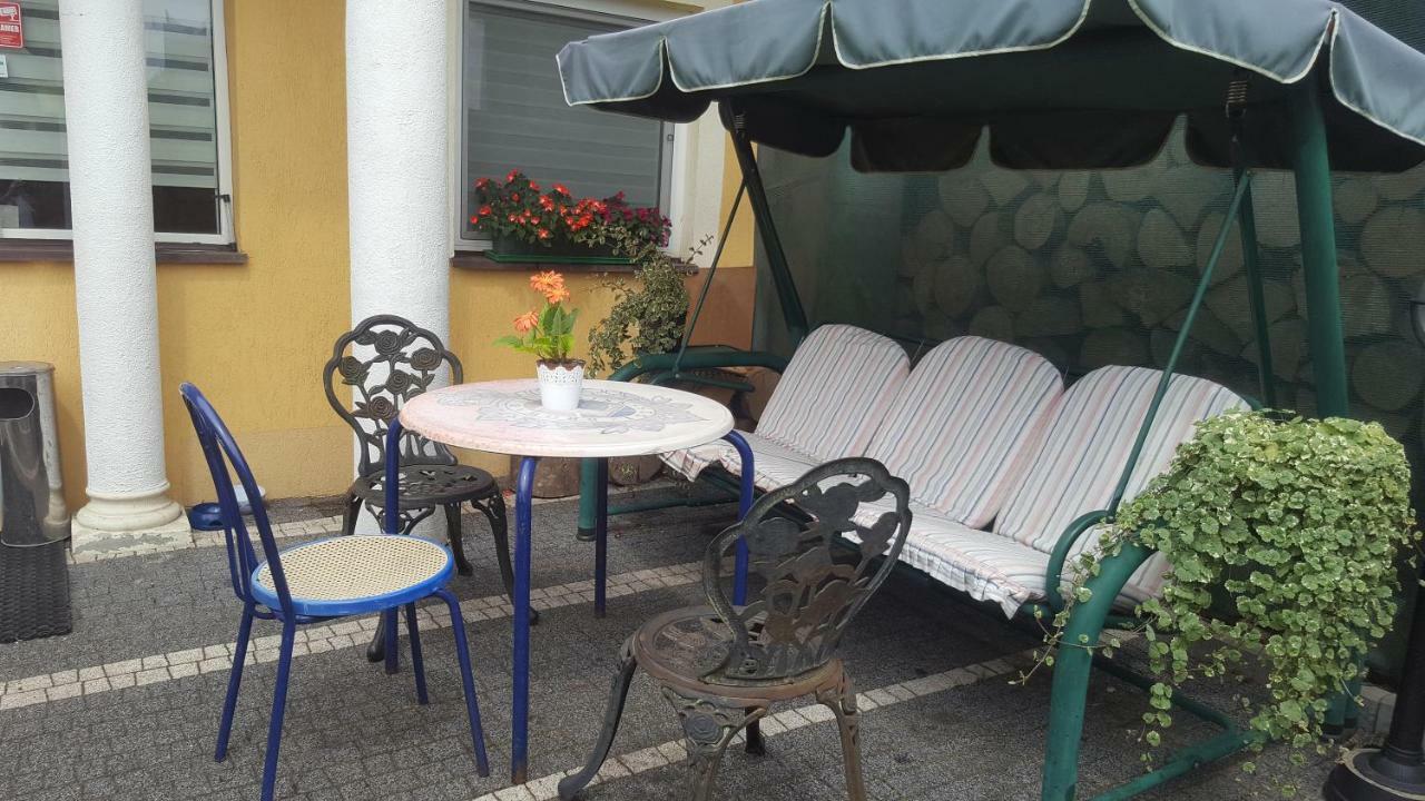 Pokoje Goscinne Zaglobianka Przemyśl Buitenkant foto